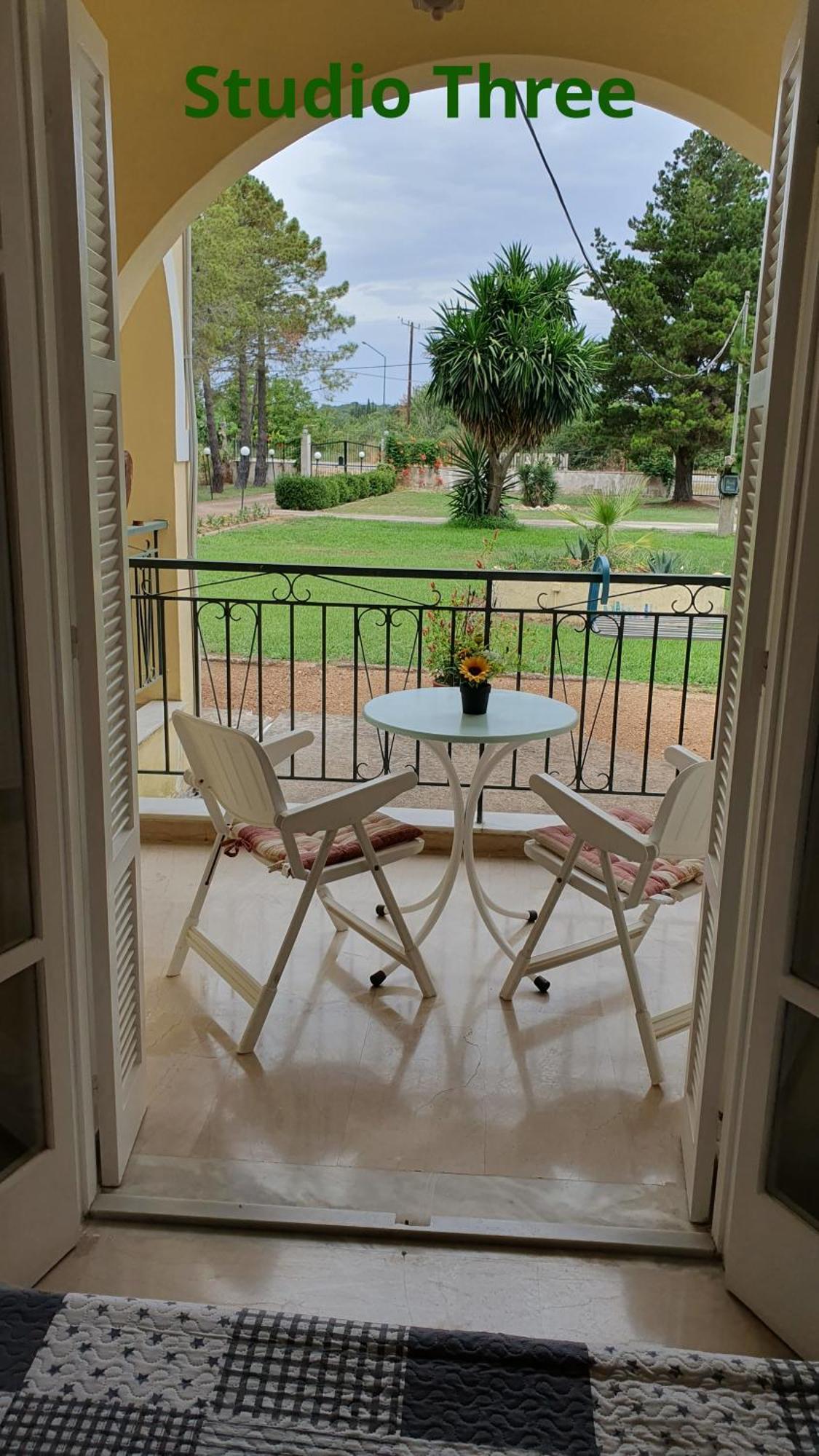 Kivotos Villa Studios Roda  Buitenkant foto